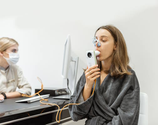 Lady having a spirometry test